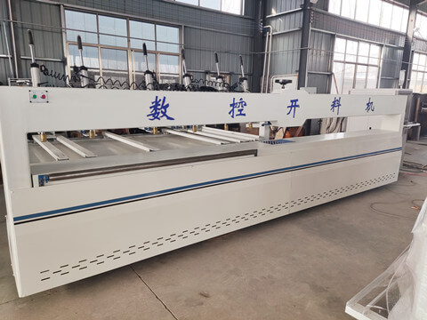 數(shù)控木工帶鋸機(jī)